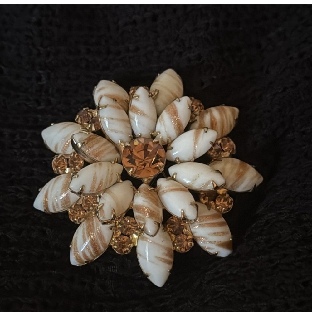 DeLizza & Elster Juliana Brooch vintage glass brooch